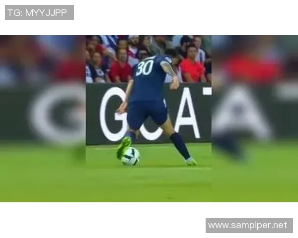 模仿足球明星经典过人动作提升球技的实用技巧与训练方法